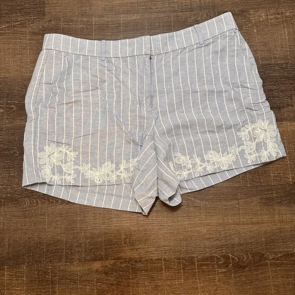 LOFT Floral Embroidered Stripe Riviera Shorts Blue Striped Linen Blend Size 14 - Picture 1 of 6